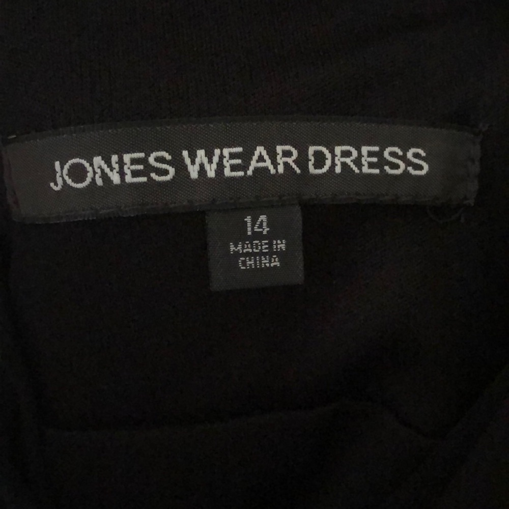 Dress - Picture 4 of 4